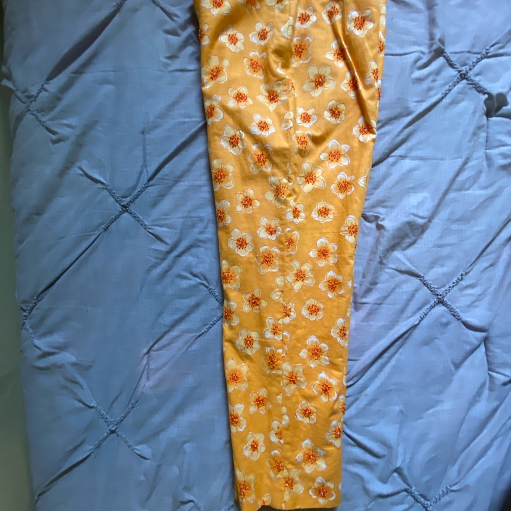 Cotton cropped pants size 6.